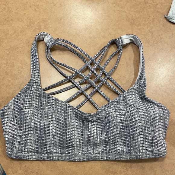 Lululemon Free To Be Bra (Wild) Sz 6 - Picture 6 of 8